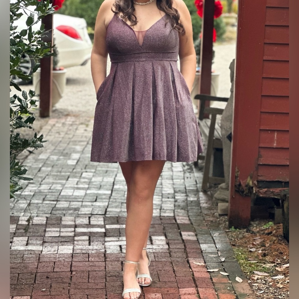 Mini formal dress size 16w with pockets
